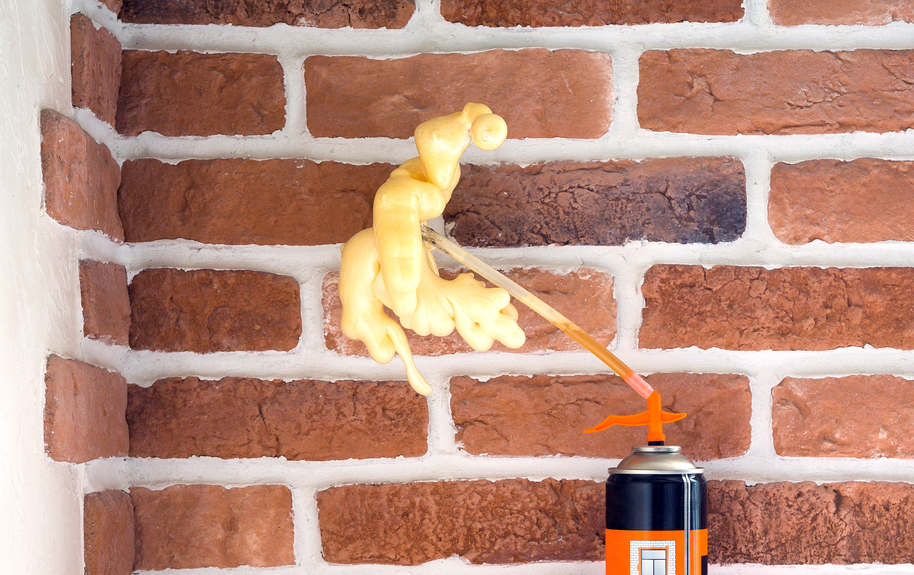 Чем отмыть монтажную пену с рук